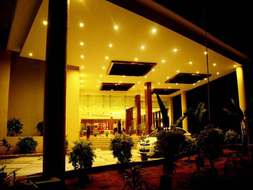 Fortune Select Grand Ridge, Tirupati - Member Itc Hotels' Group Esterno foto The lobby of the hotel