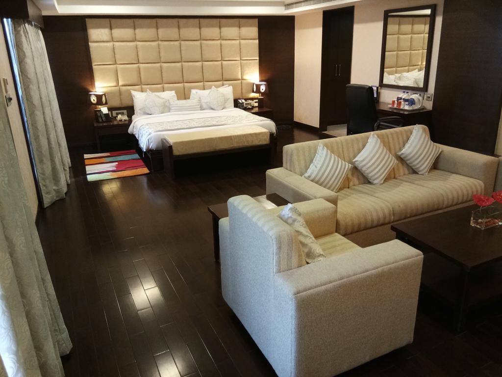 Fortune Select Grand Ridge, Tirupati - Member Itc Hotels' Group Esterno foto A suite at the Taj Bengal