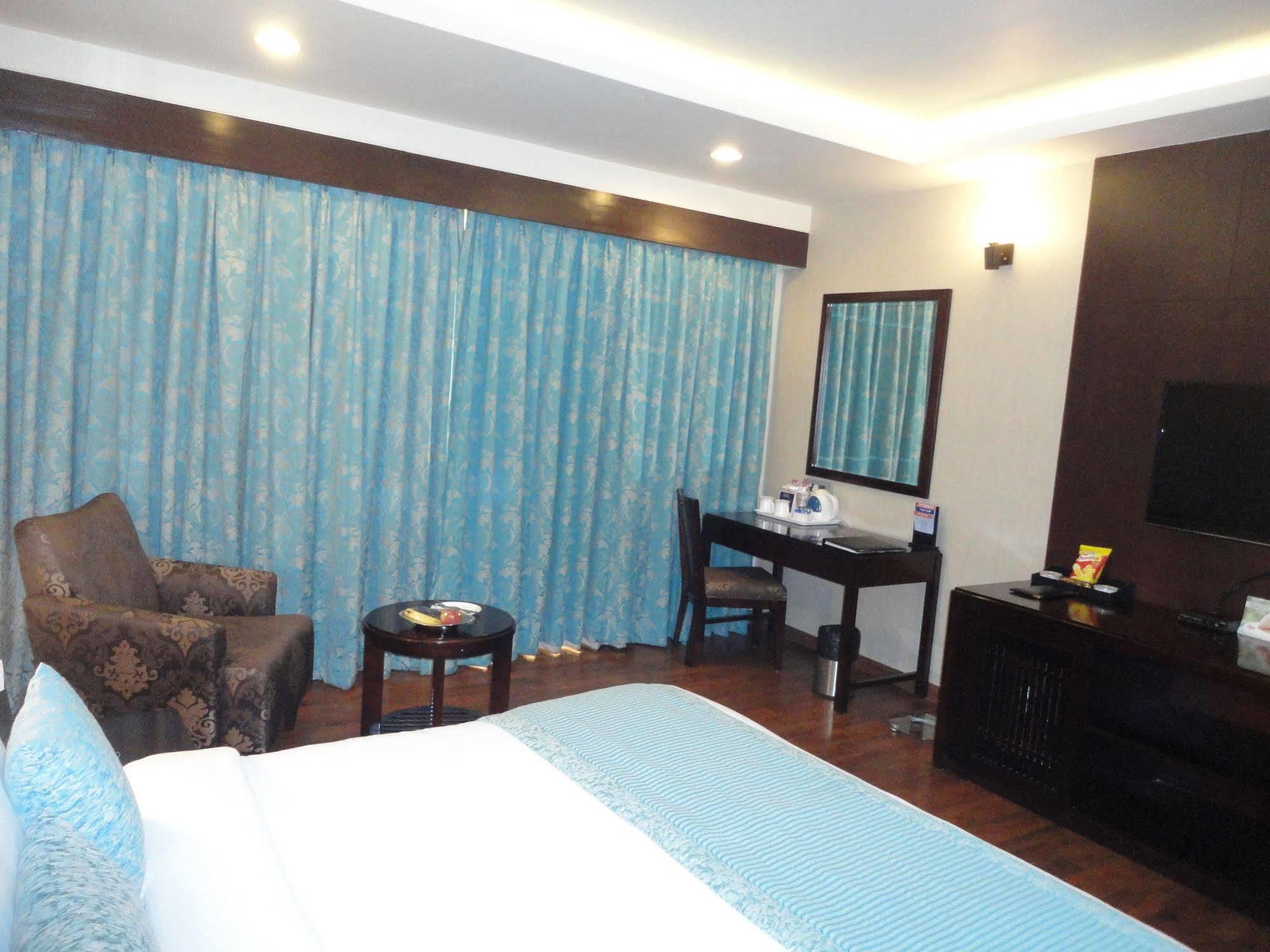 Fortune Select Grand Ridge, Tirupati - Member Itc Hotels' Group Esterno foto A room at the hotel