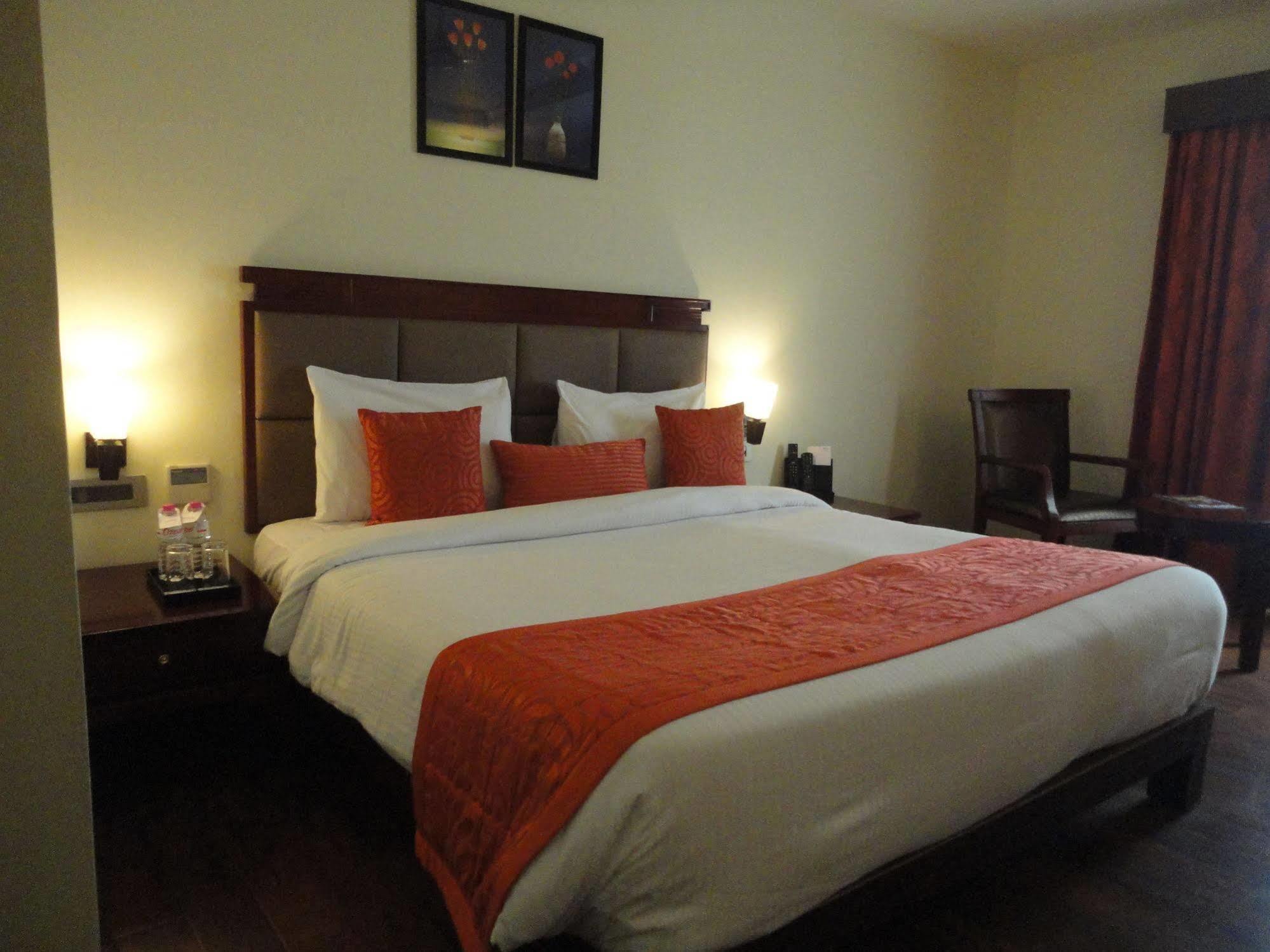 Fortune Select Grand Ridge, Tirupati - Member Itc Hotels' Group Esterno foto A room at the hotel