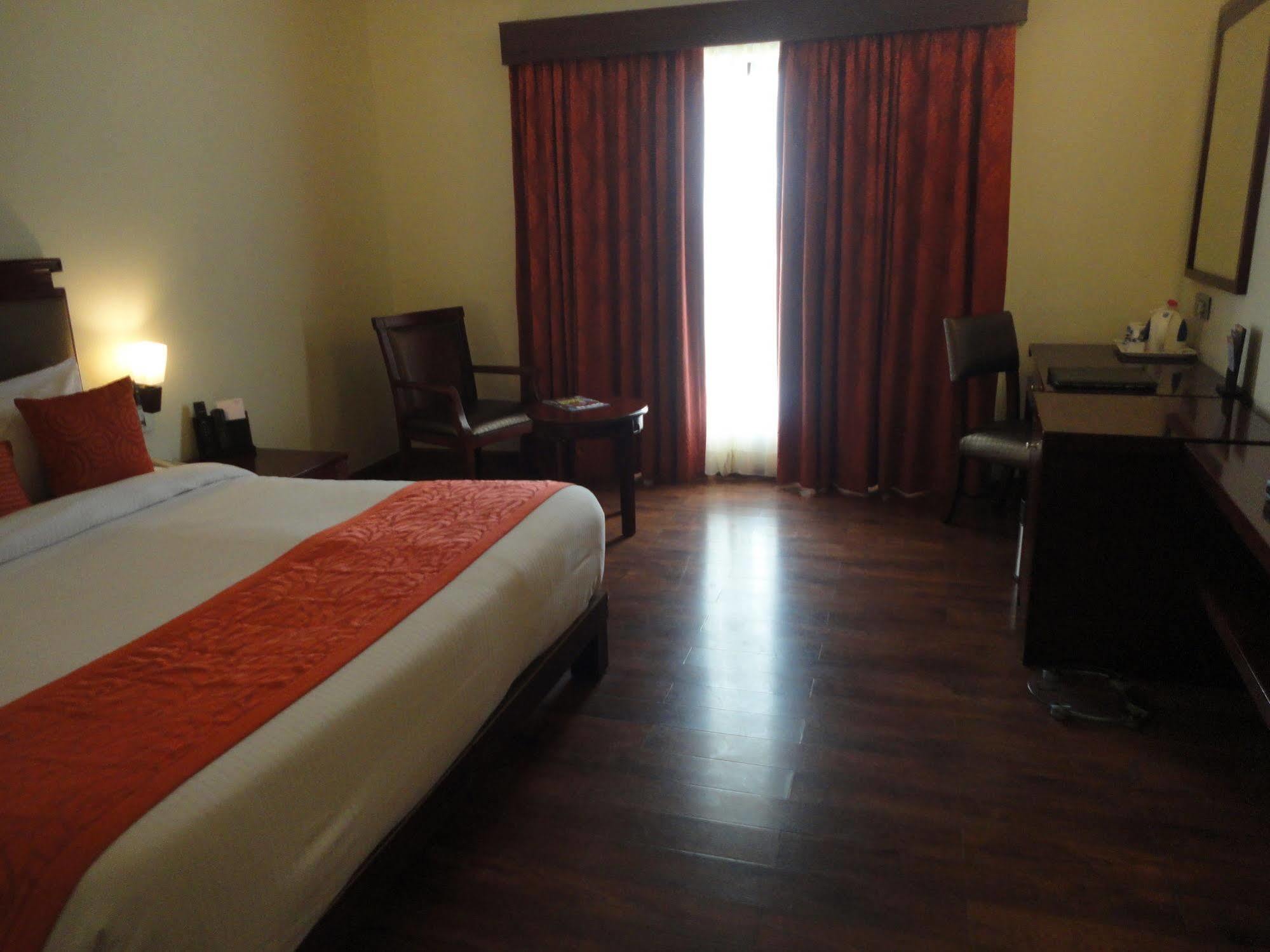 Fortune Select Grand Ridge, Tirupati - Member Itc Hotels' Group Esterno foto A room at the hotel